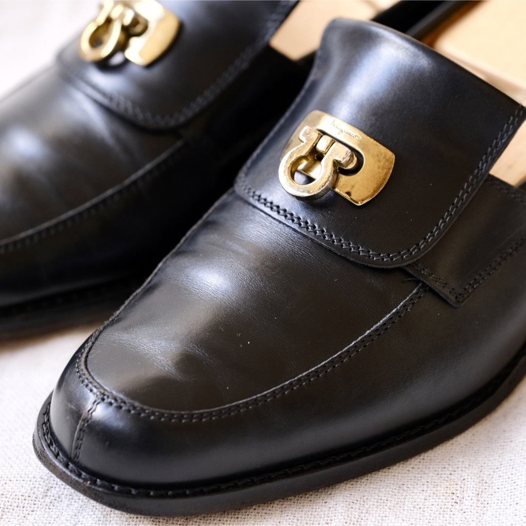 Salvatore Ferragamo(サルヴァトーレフェラガモ)のSarvadoreFerragamo キルトシングルガンチーニローファー黒5C レディースの靴/シューズ(ローファー/革靴)の商品写真