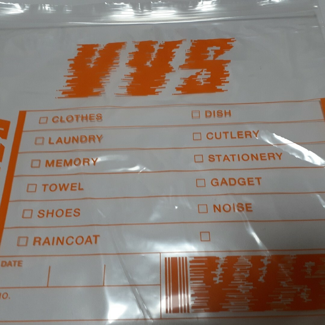 SixTONESジップ袋 2セット エンタメ/ホビーのタレントグッズ(アイドルグッズ)の商品写真