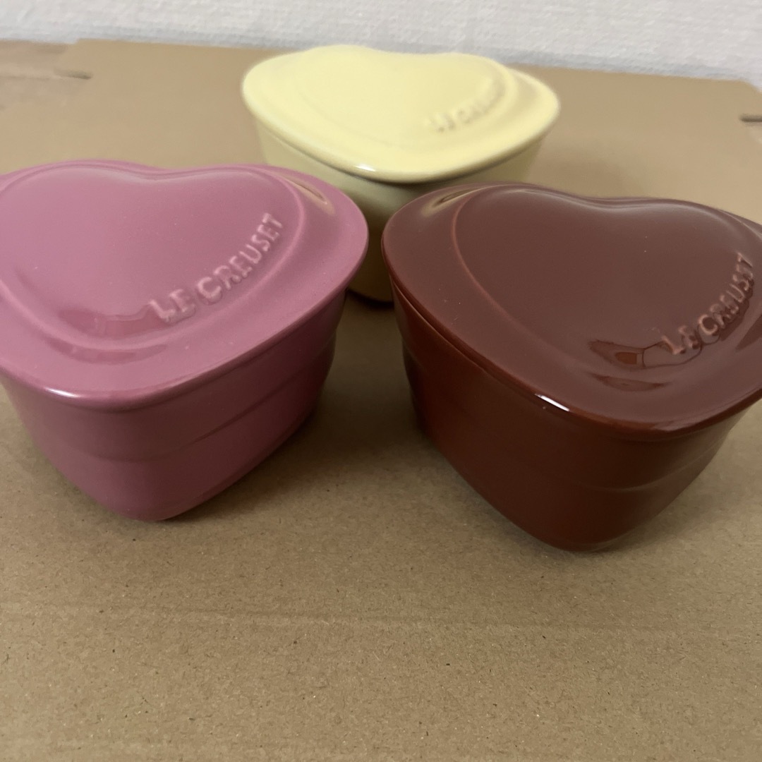 LE CREUSET(ルクルーゼ)の新品●ルクルーゼ　ウェーブスモール ハートラムカン　3個 インテリア/住まい/日用品のキッチン/食器(容器)の商品写真