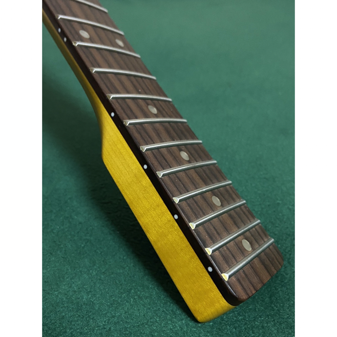 テレキャスターネックNo212 ローズ　ニトロサテン塗装　ビンテージカラー 楽器のギター(パーツ)の商品写真