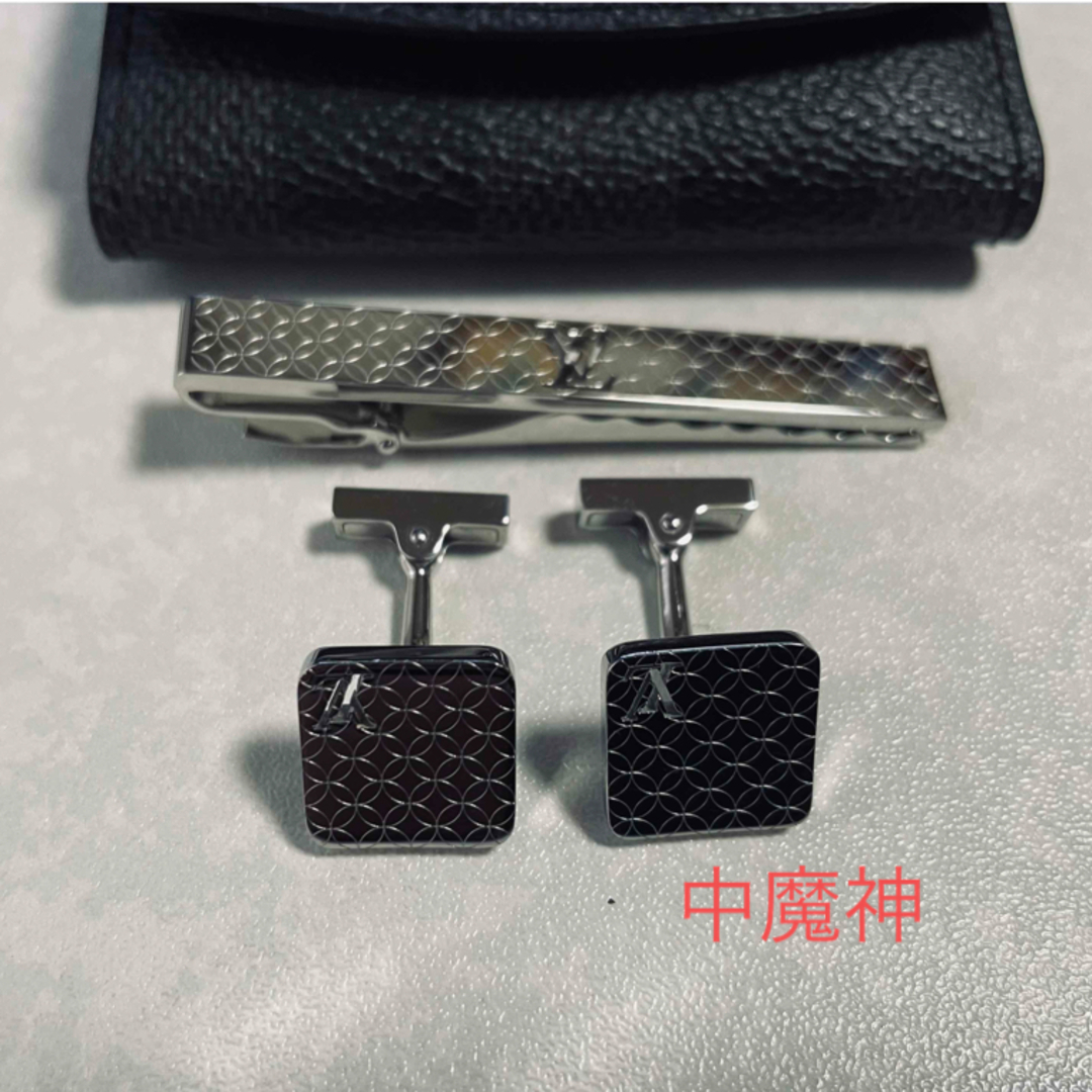 LOUIS VUITTON(ルイヴィトン)の美品！　ルイヴィトン　カフス　ネクタイピン　セット　シャンゼリゼ メンズのファッション小物(カフリンクス)の商品写真