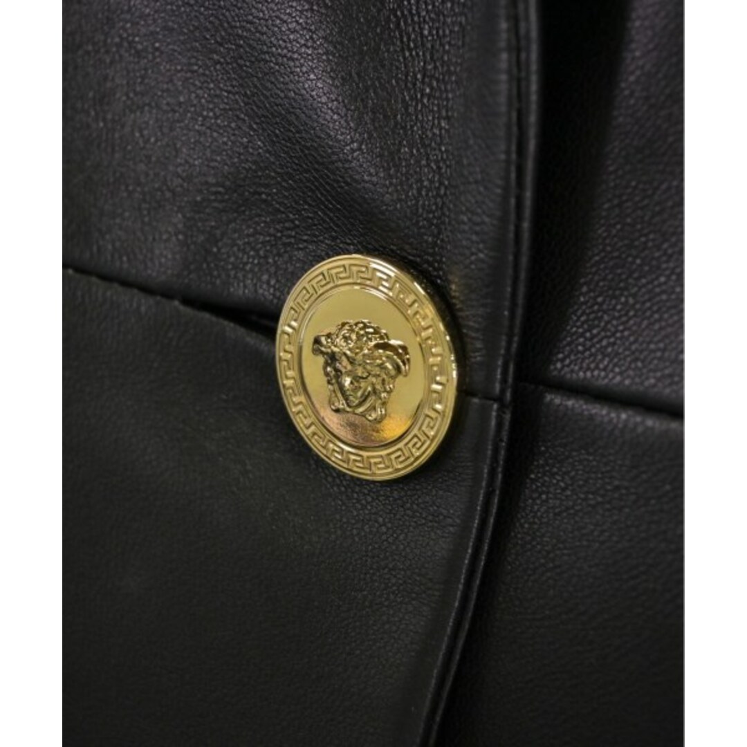 VERSACE(ヴェルサーチ)のVERSACE ヴェルサーチ チェスターコート 38(S位) 黒 【古着】【中古】 レディースのジャケット/アウター(チェスターコート)の商品写真