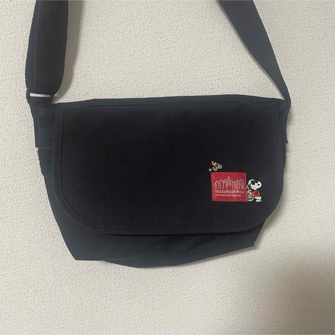 Manhattan Portage(マンハッタンポーテージ)の【超希少品】 マンハッタンポーテージ　ピーナッツ　スヌーピー　ショルダーバッグ レディースのバッグ(ショルダーバッグ)の商品写真