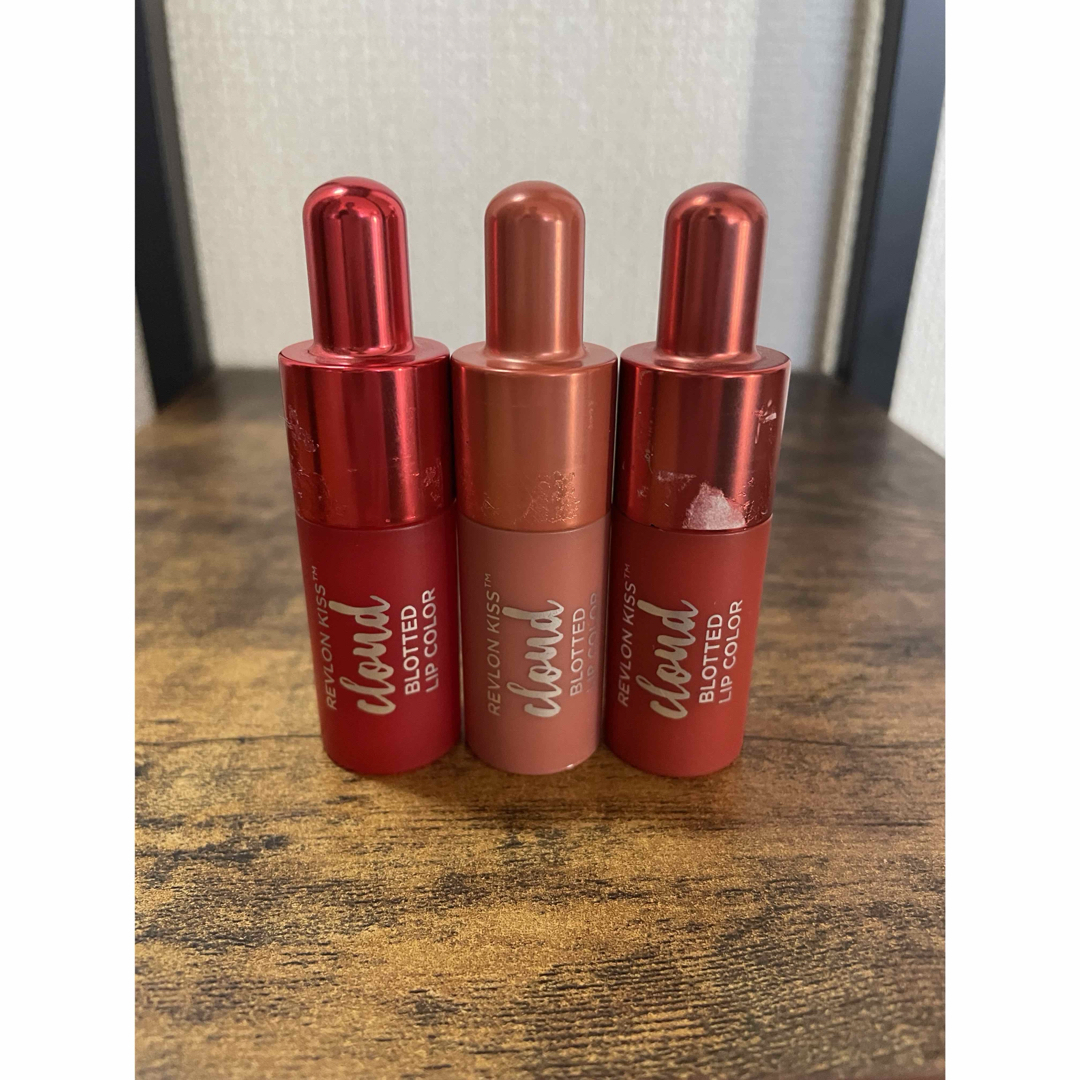 REVLON(レブロン)のレブロン　キスクラウド　ブロテッド　リップカラー　002  010  014 コスメ/美容のベースメイク/化粧品(リップグロス)の商品写真