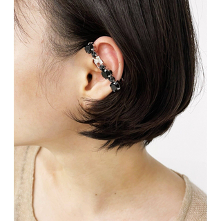 クレージュ(Courreges)の【COURREGES/クレージュ】swarovski long earcuff(イヤーカフ)