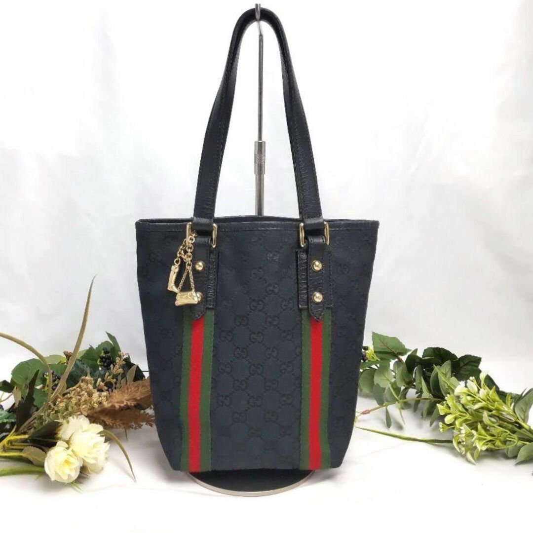 Gucci(グッチ)の★クリーニング済み★グッチ　ハンドバッグ　GG柄　シェリー 　黒　ヴィンテージ レディースのバッグ(ハンドバッグ)の商品写真