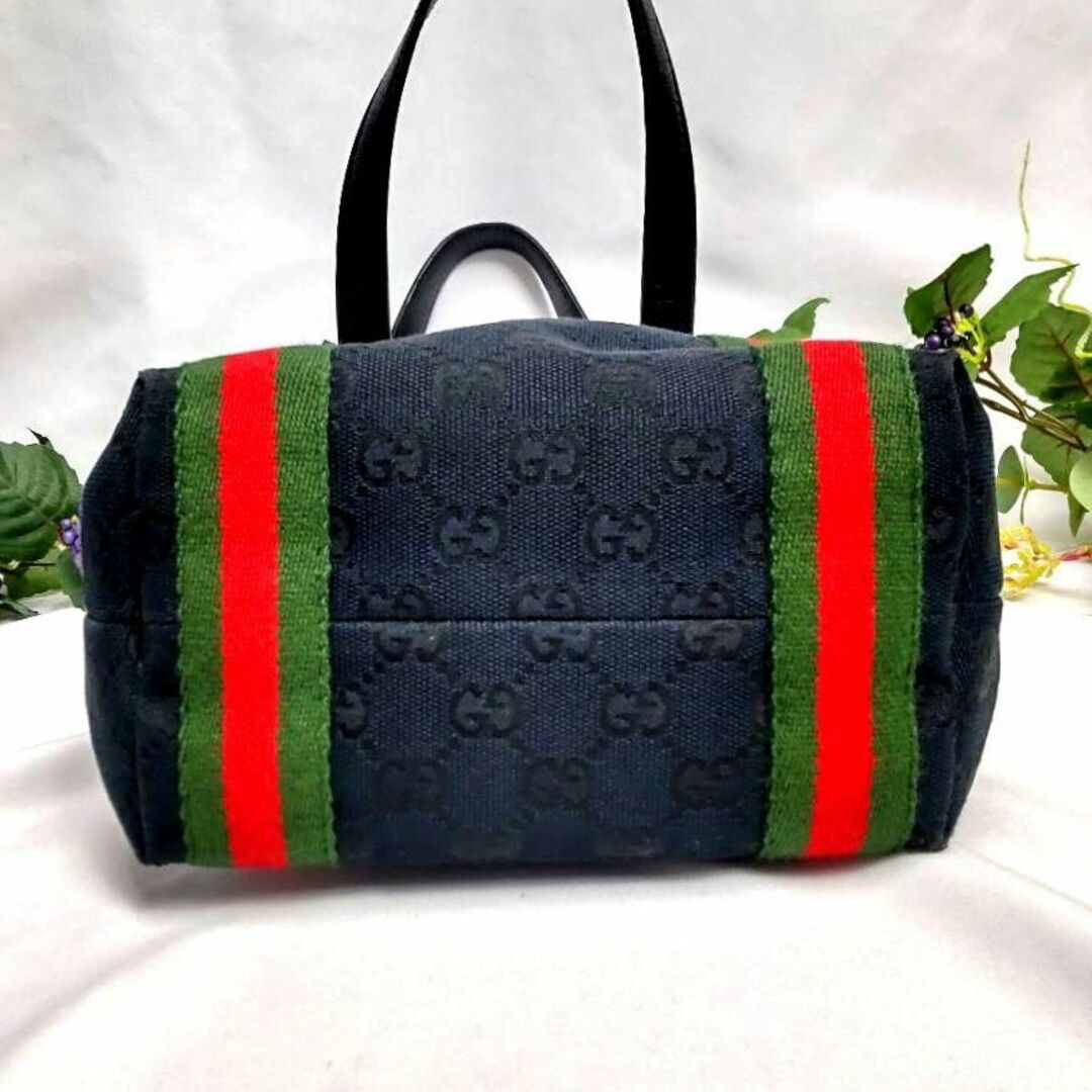 Gucci(グッチ)の★クリーニング済み★グッチ　ハンドバッグ　GG柄　シェリー 　黒　ヴィンテージ レディースのバッグ(ハンドバッグ)の商品写真