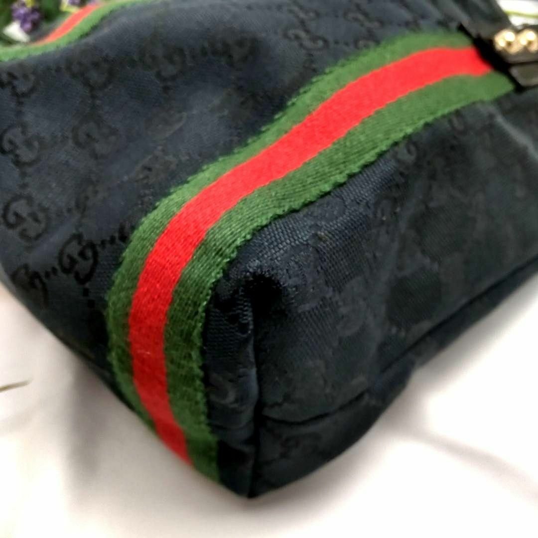 Gucci(グッチ)の★クリーニング済み★グッチ　ハンドバッグ　GG柄　シェリー 　黒　ヴィンテージ レディースのバッグ(ハンドバッグ)の商品写真