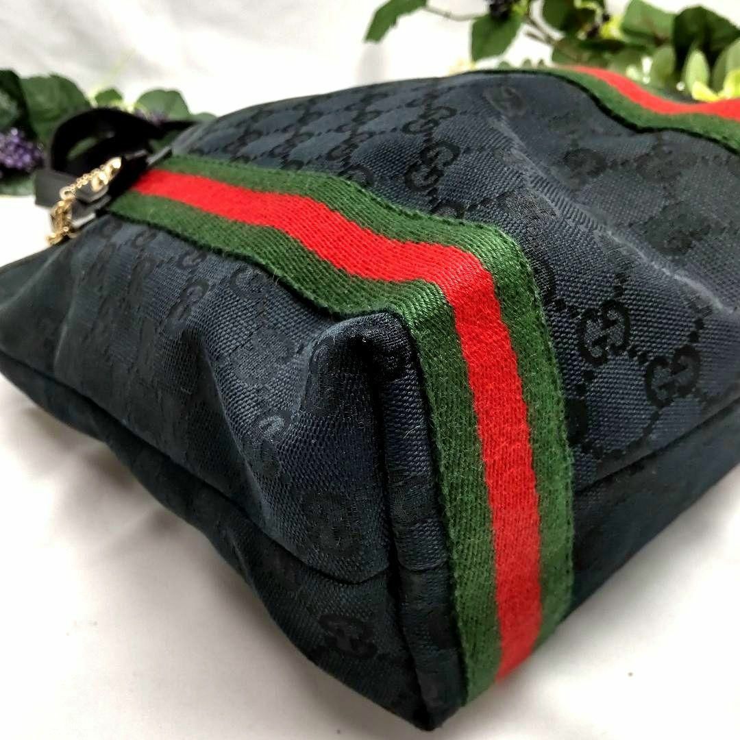 Gucci(グッチ)の★クリーニング済み★グッチ　ハンドバッグ　GG柄　シェリー 　黒　ヴィンテージ レディースのバッグ(ハンドバッグ)の商品写真