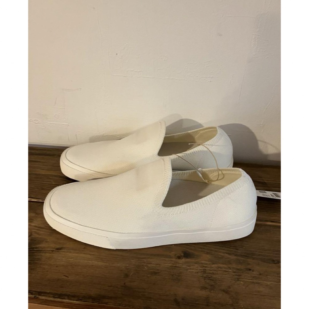 UNIQLO(ユニクロ)の【未使用品】UNIQLO Uニットスニーカー White 27.0cm メンズの靴/シューズ(スニーカー)の商品写真