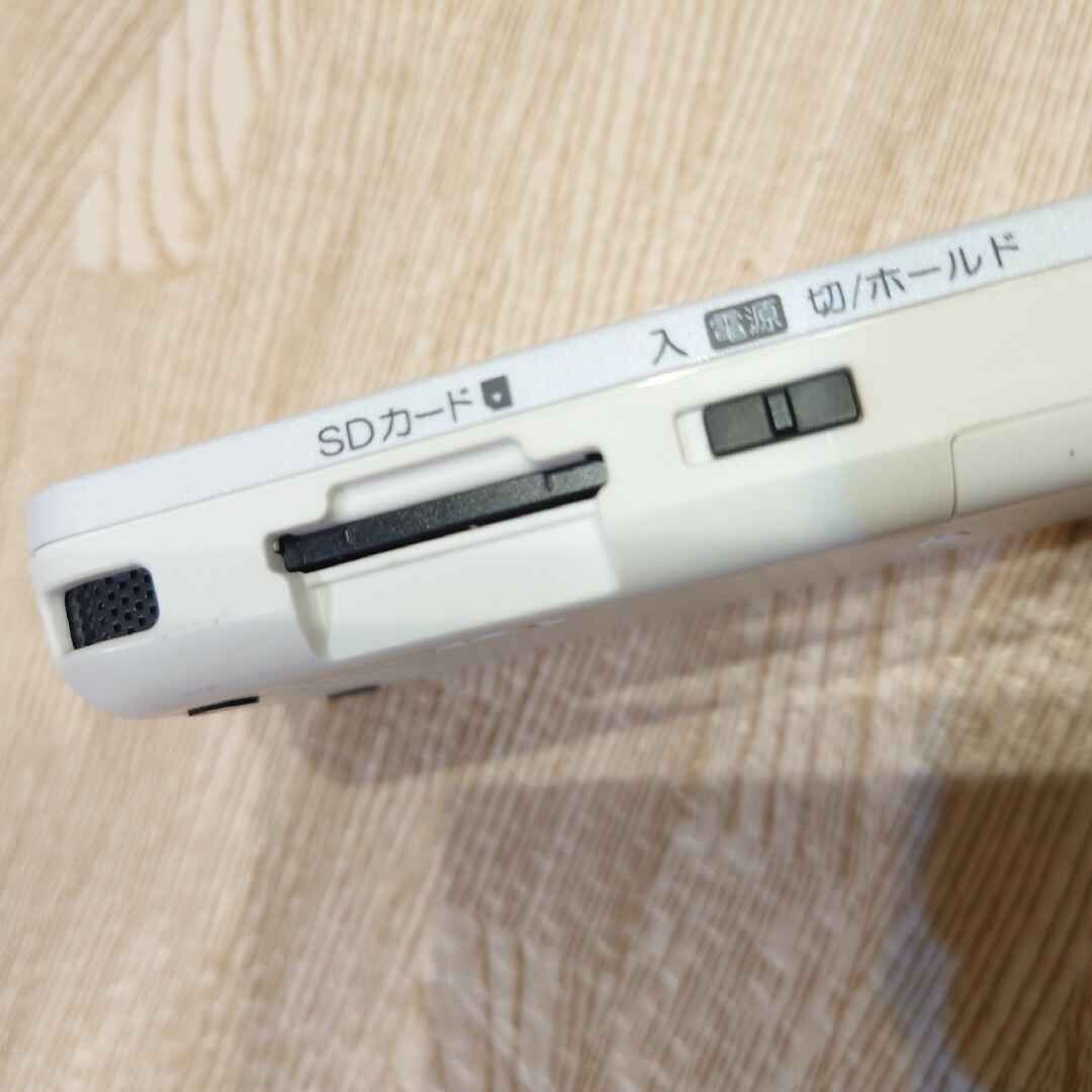 OLYMPUS(オリンパス)のオリンパスICレコーダーDP-401 WHITE スマホ/家電/カメラのオーディオ機器(その他)の商品写真