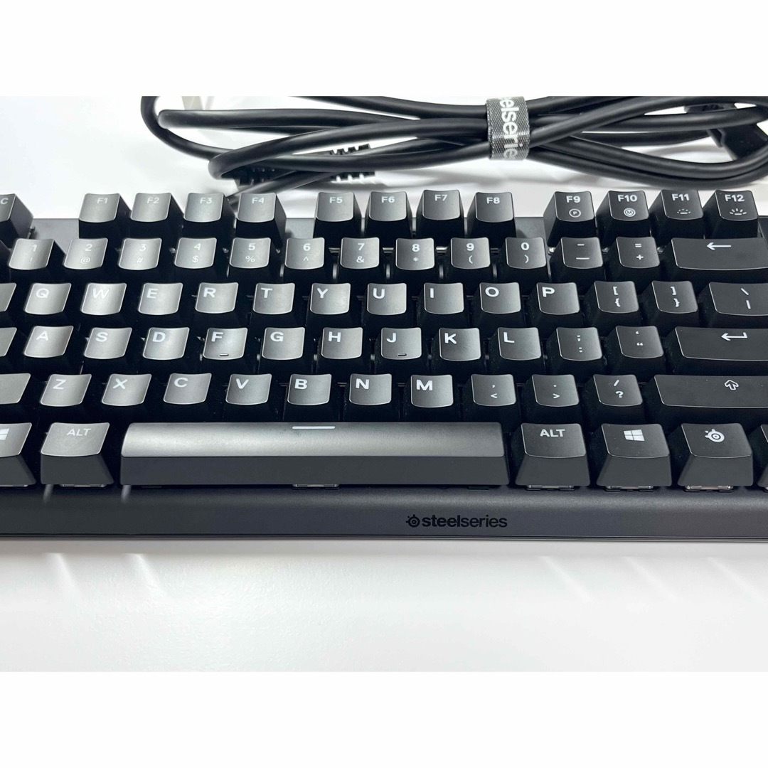 SteelSeries(スティールシリーズ)のSteelSeries APEX PRO TKL（US配列）ラピットトリガー搭載 スマホ/家電/カメラのPC/タブレット(PC周辺機器)の商品写真