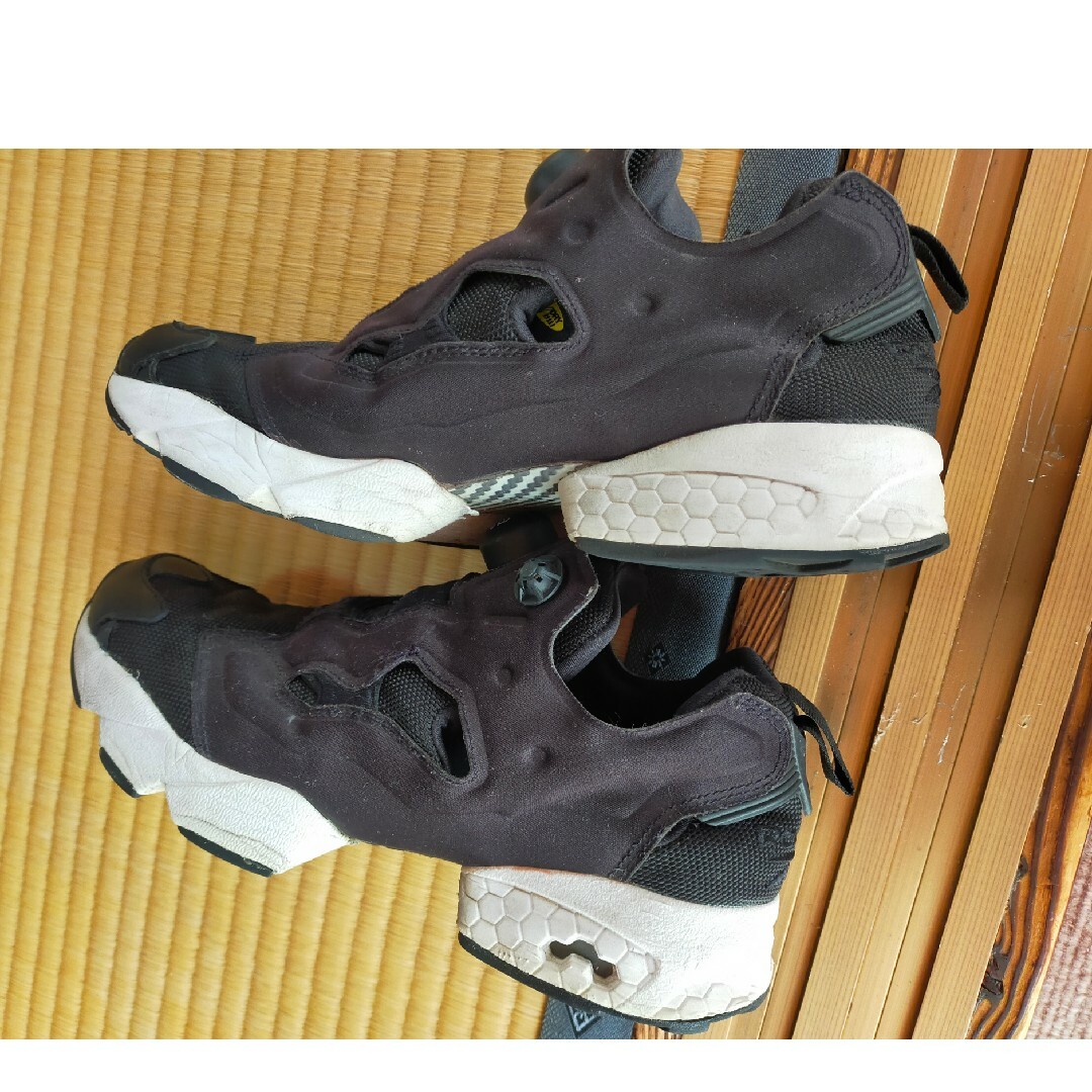 INSTAPUMP FURY（Reebok）(インスタポンプフューリー)のリーボック　Reebok　ポンプフューリー　黒　ブラック　レディース レディースの靴/シューズ(スニーカー)の商品写真