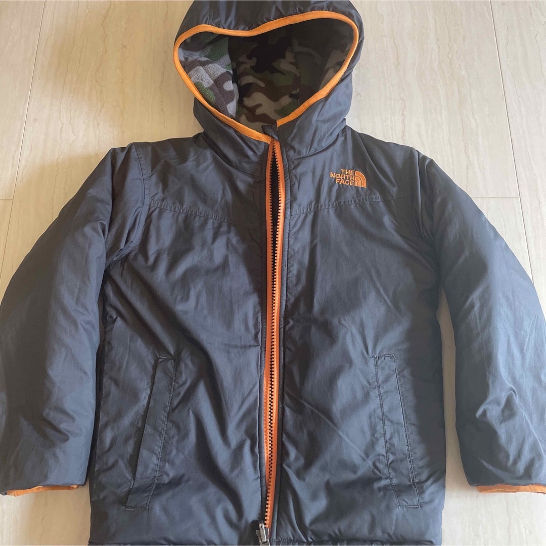 THE NORTH FACE(ザノースフェイス)のザノースフェイス　ダウン　上着　アウター　130 迷彩 キッズ/ベビー/マタニティのキッズ服男の子用(90cm~)(ジャケット/上着)の商品写真