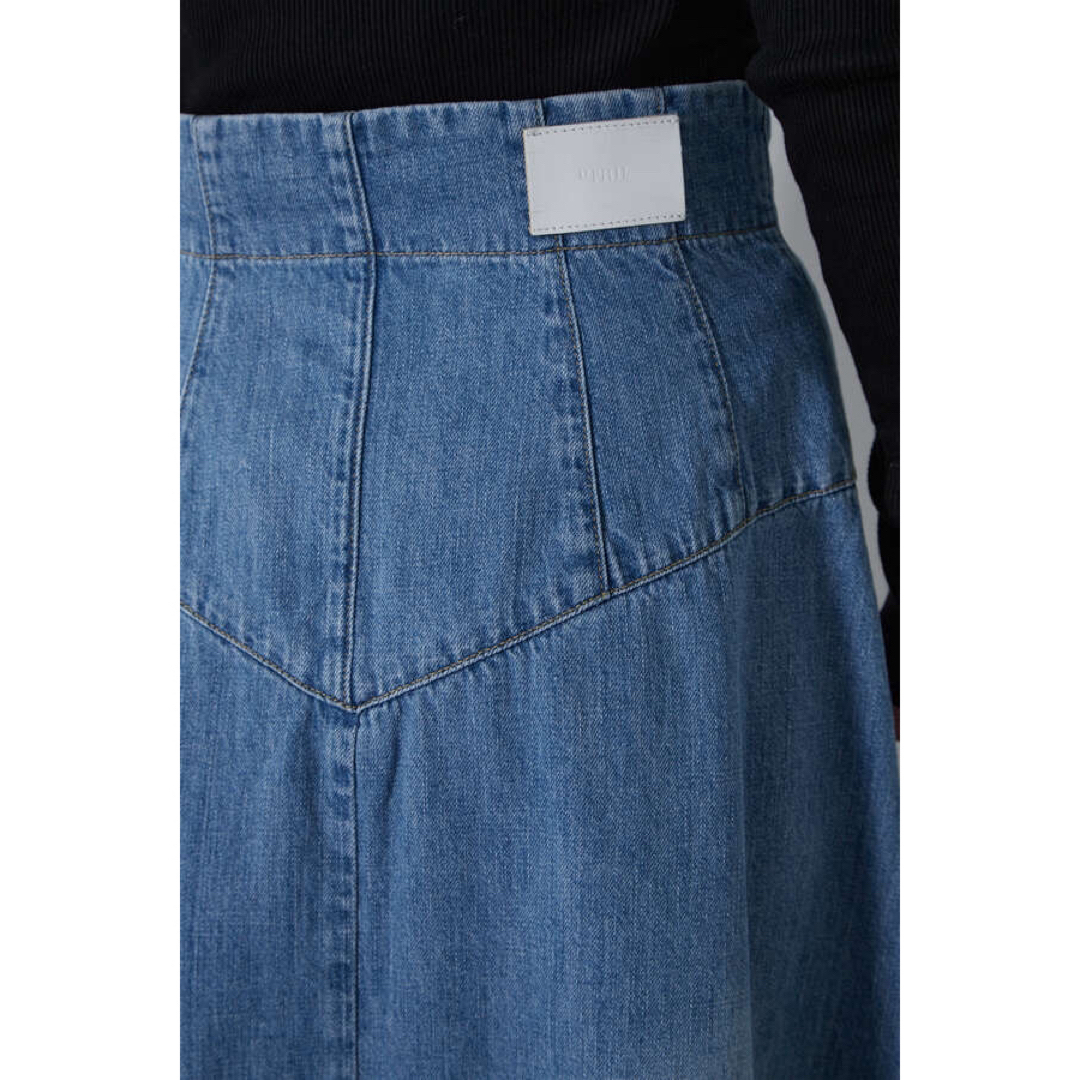ADORE(アドーア)のLE PHIL  ルフィル　ライトデニムハイウエストスカート レディースのスカート(ロングスカート)の商品写真