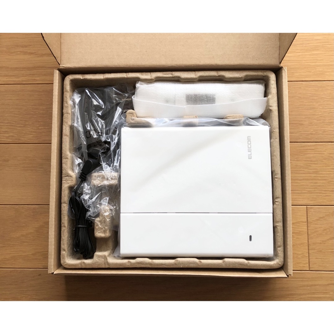 ELECOM(エレコム)のエレコム Wi-Fi ルーター 無線LAN 親機 中継器セット 1733+800 スマホ/家電/カメラのPC/タブレット(PC周辺機器)の商品写真