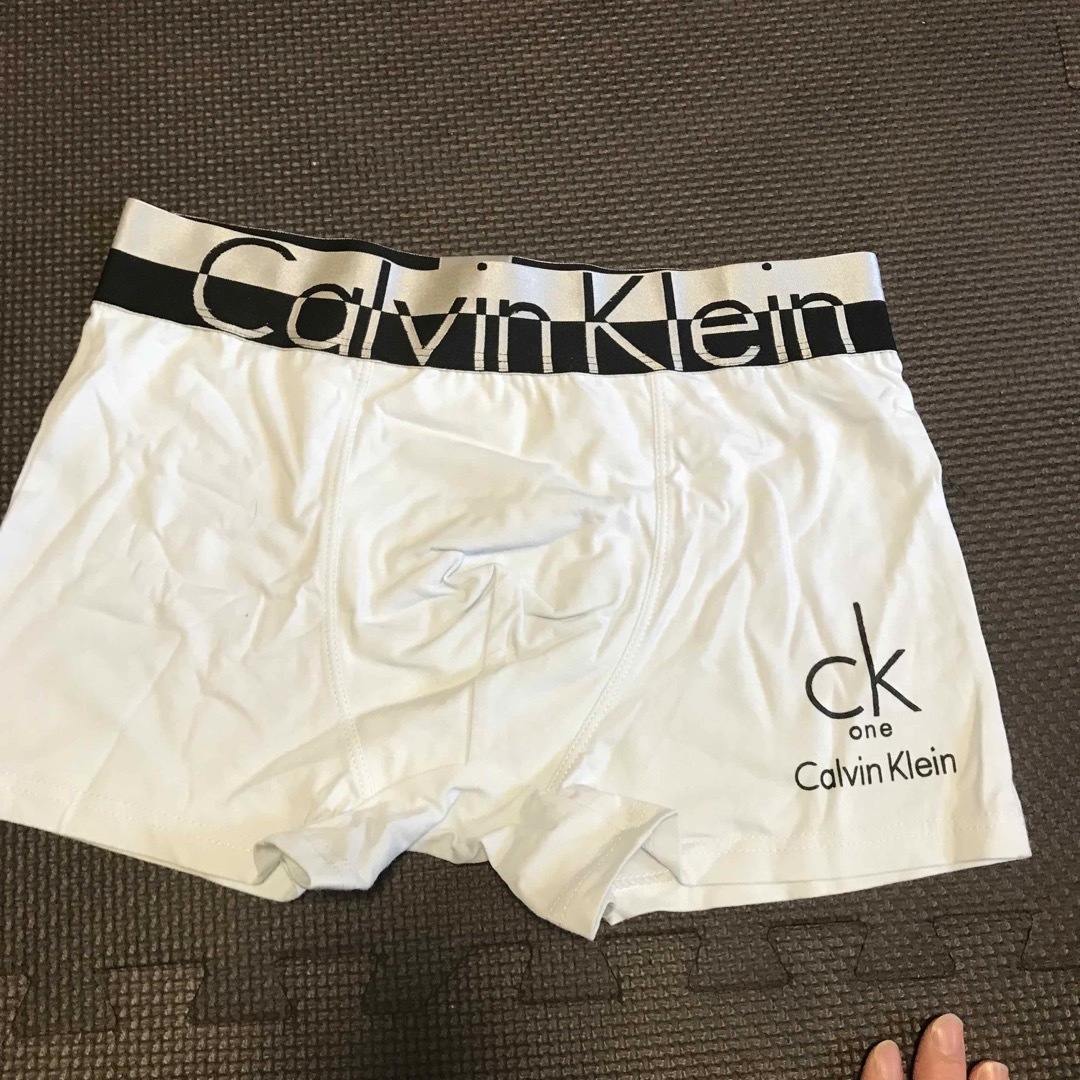 Calvin Klein(カルバンクライン)のCalvin Klein ボクサーパンツ2枚Mサイズ メンズのアンダーウェア(ボクサーパンツ)の商品写真