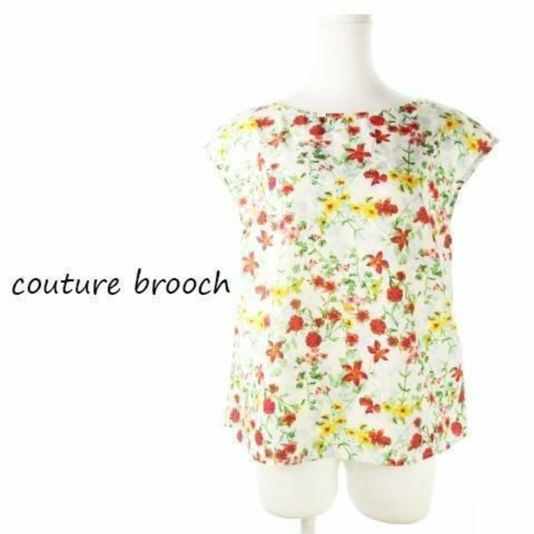Couture Brooch(クチュールブローチ)のクチュールブローチ フレンチスリーブ花ブラウス 38 赤 230602CK15A レディースのトップス(シャツ/ブラウス(半袖/袖なし))の商品写真