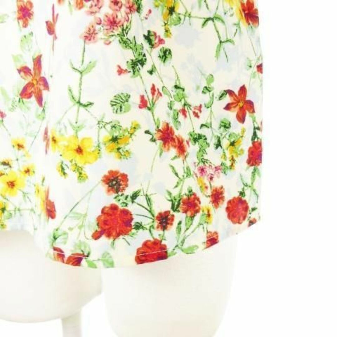 Couture Brooch(クチュールブローチ)のクチュールブローチ フレンチスリーブ花ブラウス 38 赤 230602CK15A レディースのトップス(シャツ/ブラウス(半袖/袖なし))の商品写真