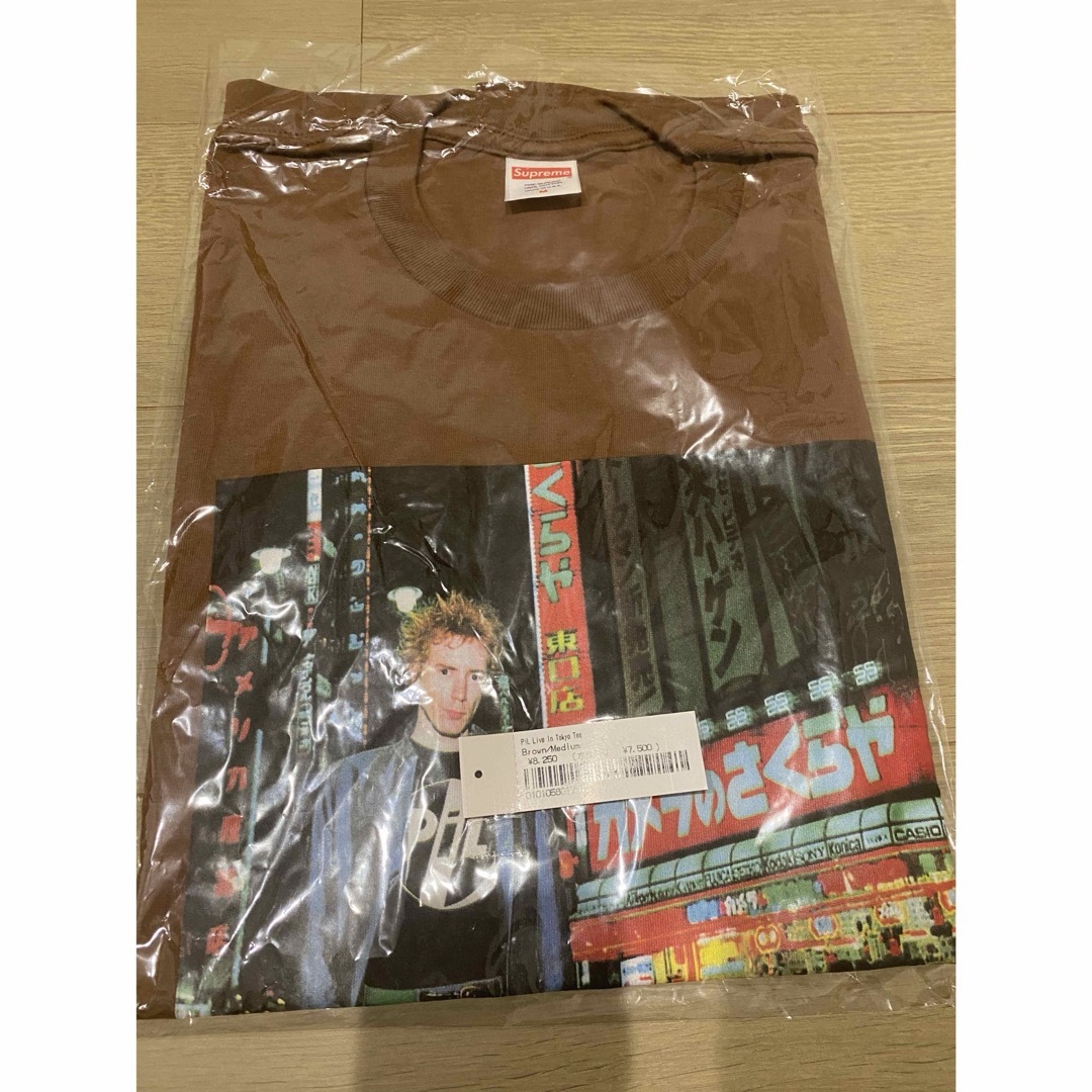 Supreme(シュプリーム)の★Supreme Pil Live in Tokyo Tee Brown M メンズのトップス(Tシャツ/カットソー(半袖/袖なし))の商品写真