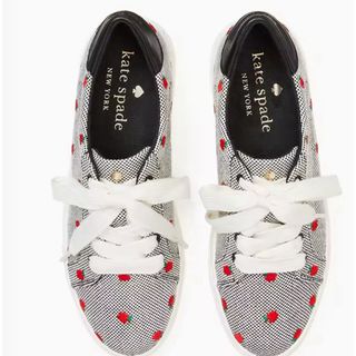 ケイトスペードニューヨーク(kate spade new york)の⭐︎新品同様⭐︎kate spade スニーカー アテナ りんご(スニーカー)