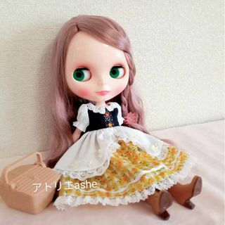 ハンドメイド「リバティ使用 花柄チェックワンピース」ネオブライス・リカちゃんの服(人形)