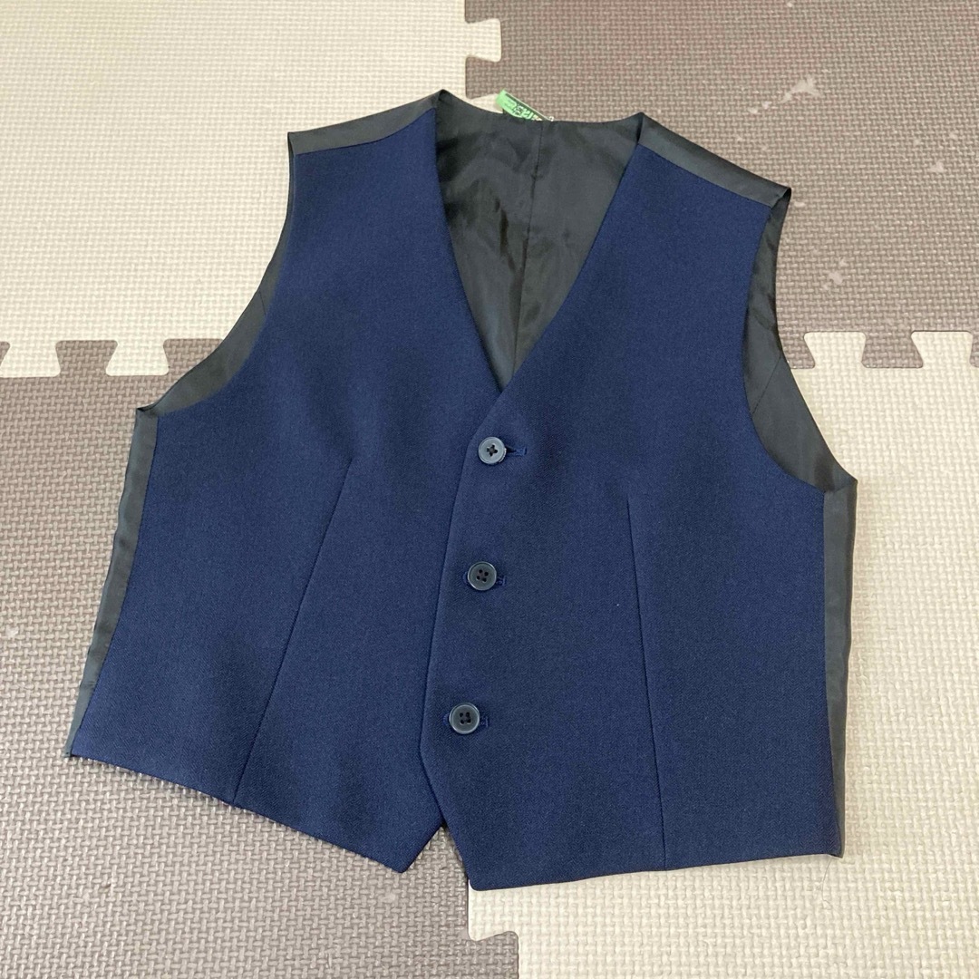 フォーマルスーツ　140cm キッズ/ベビー/マタニティのキッズ服男の子用(90cm~)(ドレス/フォーマル)の商品写真