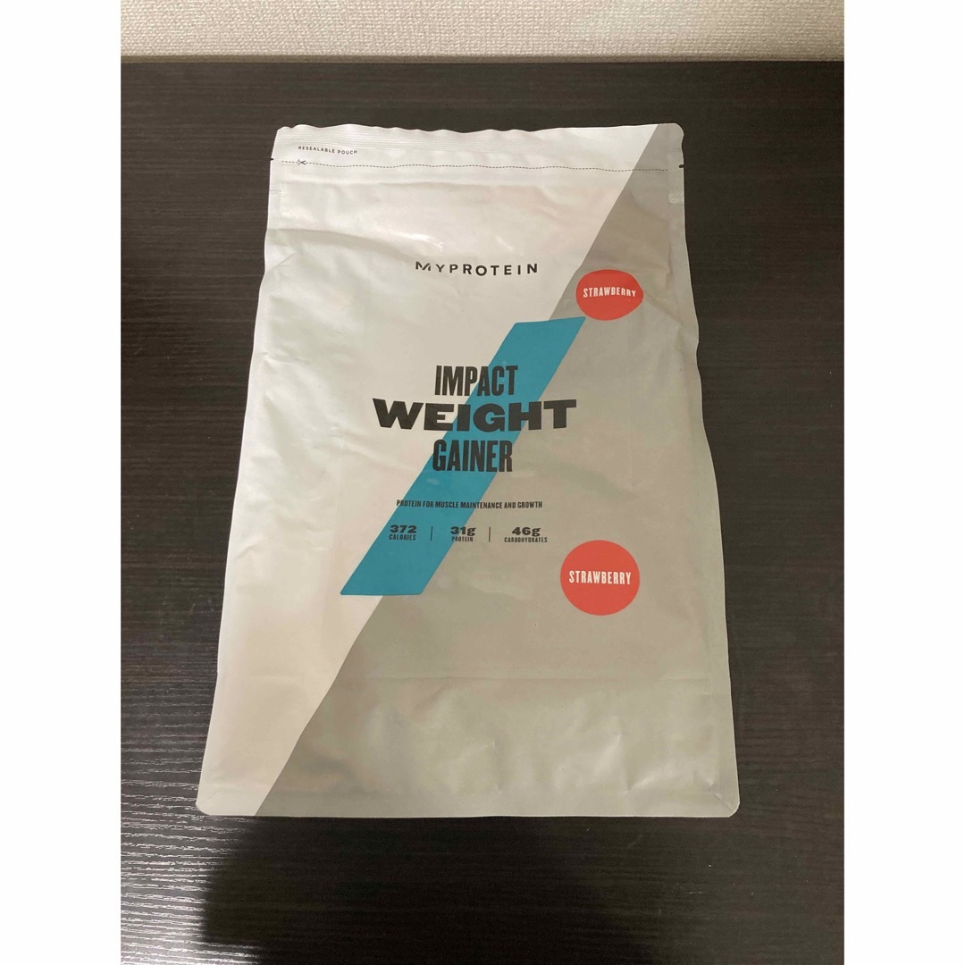 MYPROTEIN(マイプロテイン)の【訳あり】マイプロテイン ウエイトゲイナー ストロベリー 2.5kg 食品/飲料/酒の健康食品(プロテイン)の商品写真