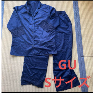 ジーユー(GU)のGU パジャマ　紺　ネイビー　青　レース　サテン調　授乳　産後(パジャマ)