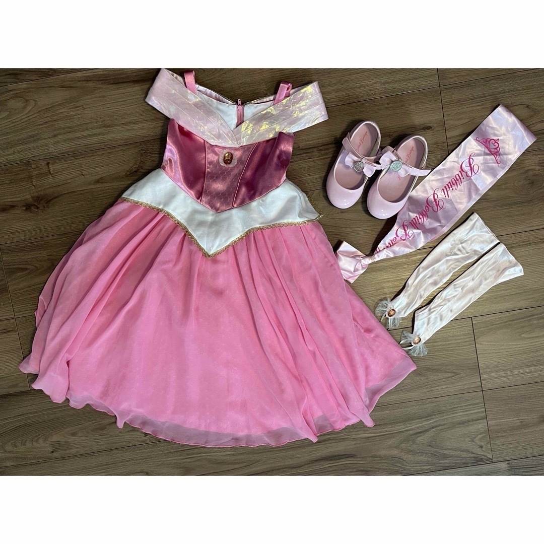 Disney(ディズニー)のビビディバビディブティック　オーロラ姫　ドレス　ピンク　100センチ　シューズ付 キッズ/ベビー/マタニティのキッズ服女の子用(90cm~)(ドレス/フォーマル)の商品写真