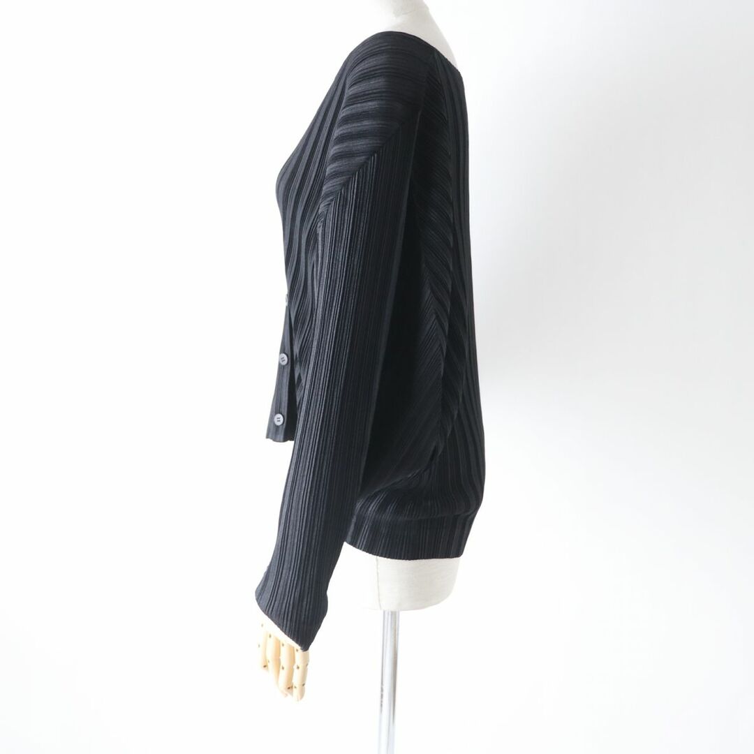 ISSEY MIYAKE(イッセイミヤケ)の極美品★正規品 PLEATS PLEASE プリーツプリーズ イッセイミヤケ PP33-F0353 Vネック 長袖 カーディガン レディース ブラック 黒 3 日本製 レディースのトップス(カーディガン)の商品写真