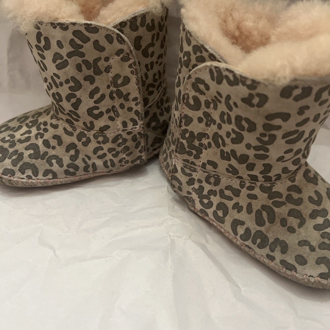 UGG(アグ)のUGG ベビーブーツ　12.5センチ キッズ/ベビー/マタニティのベビー靴/シューズ(~14cm)(ブーツ)の商品写真