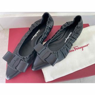 Salvatore Ferragamo - 【新品】Salvatore Ferragamoフェラガモ　VIVA 黒　6