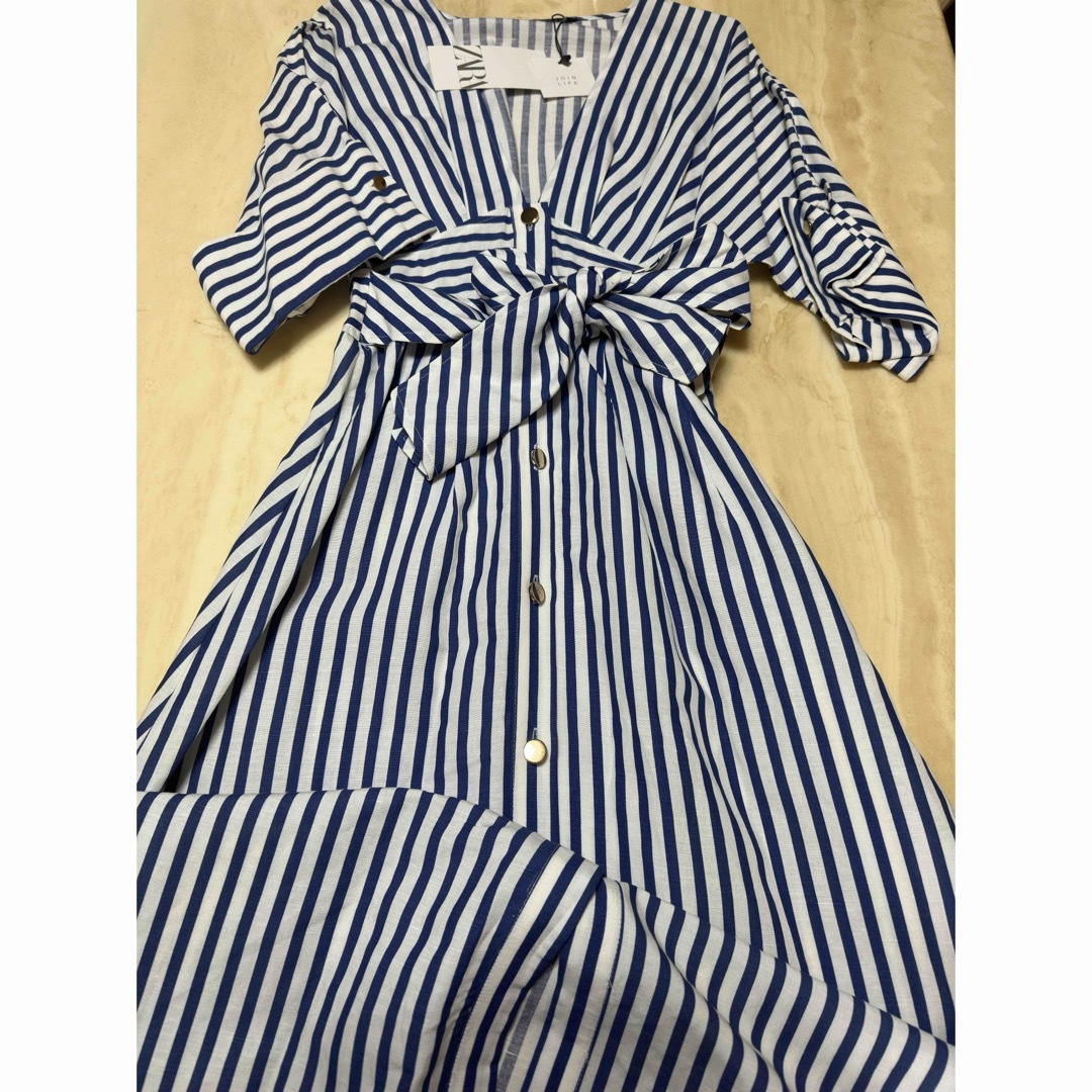 新品タグ付き ZARA リネン ワンピース XS 新品タグ付き ZARA リネン ワンピース XS