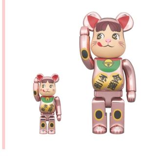 BE＠RBRICK ペコちゃん　招き猫　桃金メッキ(キャラクターグッズ)