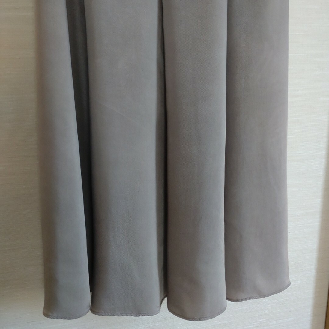 ANAYI(アナイ)のアナイ　　フィブリルキュプラ　スカート　グレージュ　３８ レディースのスカート(ロングスカート)の商品写真