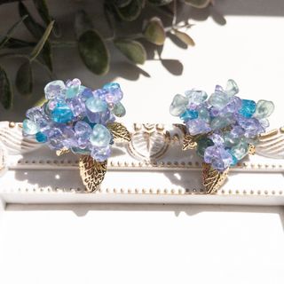 天然石の紫陽花ピアス　♯タンザナイト♯アパタイト♯ブルーアパタイト (ピアス)