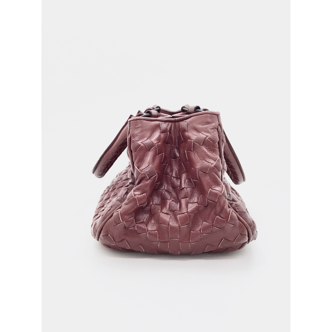 Bottega Veneta(ボッテガヴェネタ)の良品　ボッテガ ヴェネタ 　ウェーブ ハンドバッグ　イントレチャート　赤　 レディースのバッグ(ハンドバッグ)の商品写真