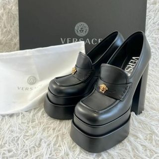 ヴェルサーチ(VERSACE)のVERSACE ローファー ハイヒール ブラック メデューサ レザー 厚底(ハイヒール/パンプス)