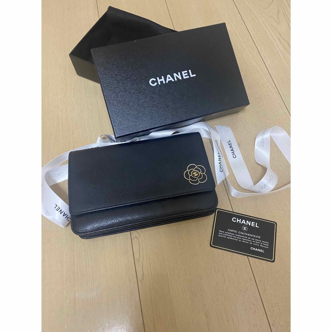 CHANEL(シャネル)のシャネル　チェーンウォレット　ブラック レディースのバッグ(ショルダーバッグ)の商品写真