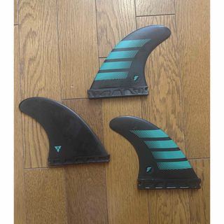 フューチャーフィン  ALPHA SERIES F6 TRI FIN SET(サーフィン)