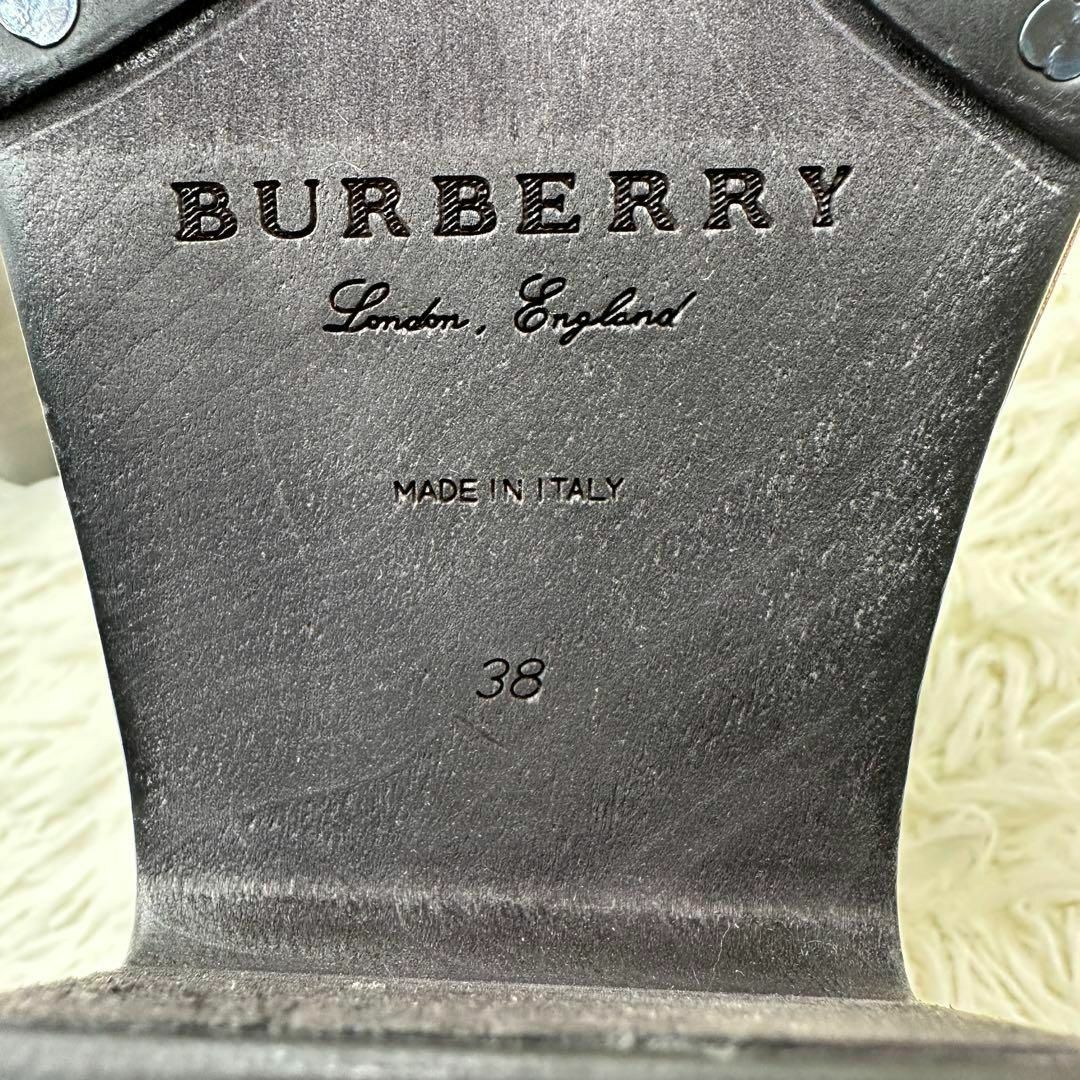 BURBERRY(バーバリー)の未使用★BURBERRY レースアップブーツ 24.5㎝ スタッズ キルト レディースの靴/シューズ(ブーツ)の商品写真