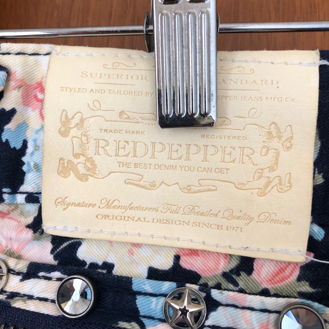 REDPEPPER(レッドペッパー)の美品！ Red Pepper レッドペッパー ジーンズ パンツ フラワー 27 レディースのパンツ(デニム/ジーンズ)の商品写真