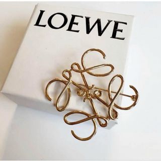 ロエベ ブローチ/コサージュの通販 300点以上 | LOEWEのレディースを