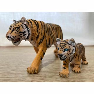 シュライヒ(Schleich)のシュライヒ　虎フィギュア親子セット(その他)