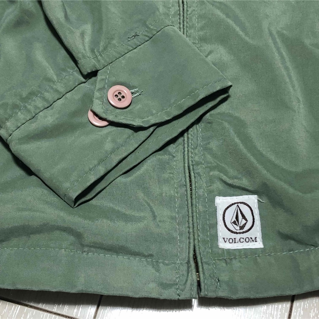 volcom(ボルコム)のVOLCOM USA製　ジップアップジャケット 光沢 ビンテージ アメリカ古着 メンズのジャケット/アウター(ミリタリージャケット)の商品写真