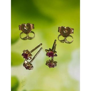 スタージュエリー(STAR JEWELRY)のスタージュエリー　ルビークロッシングスター　k18 (ピアス)