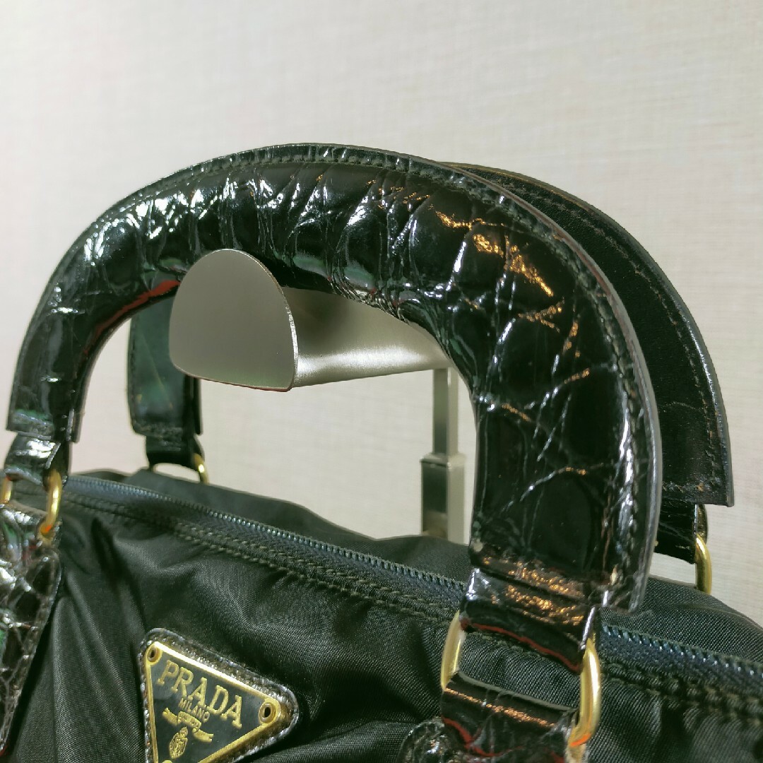 PRADA(プラダ)のプラダ PRADA ハンドバッグ ナイロン レザー 黒色 レディースのバッグ(ハンドバッグ)の商品写真