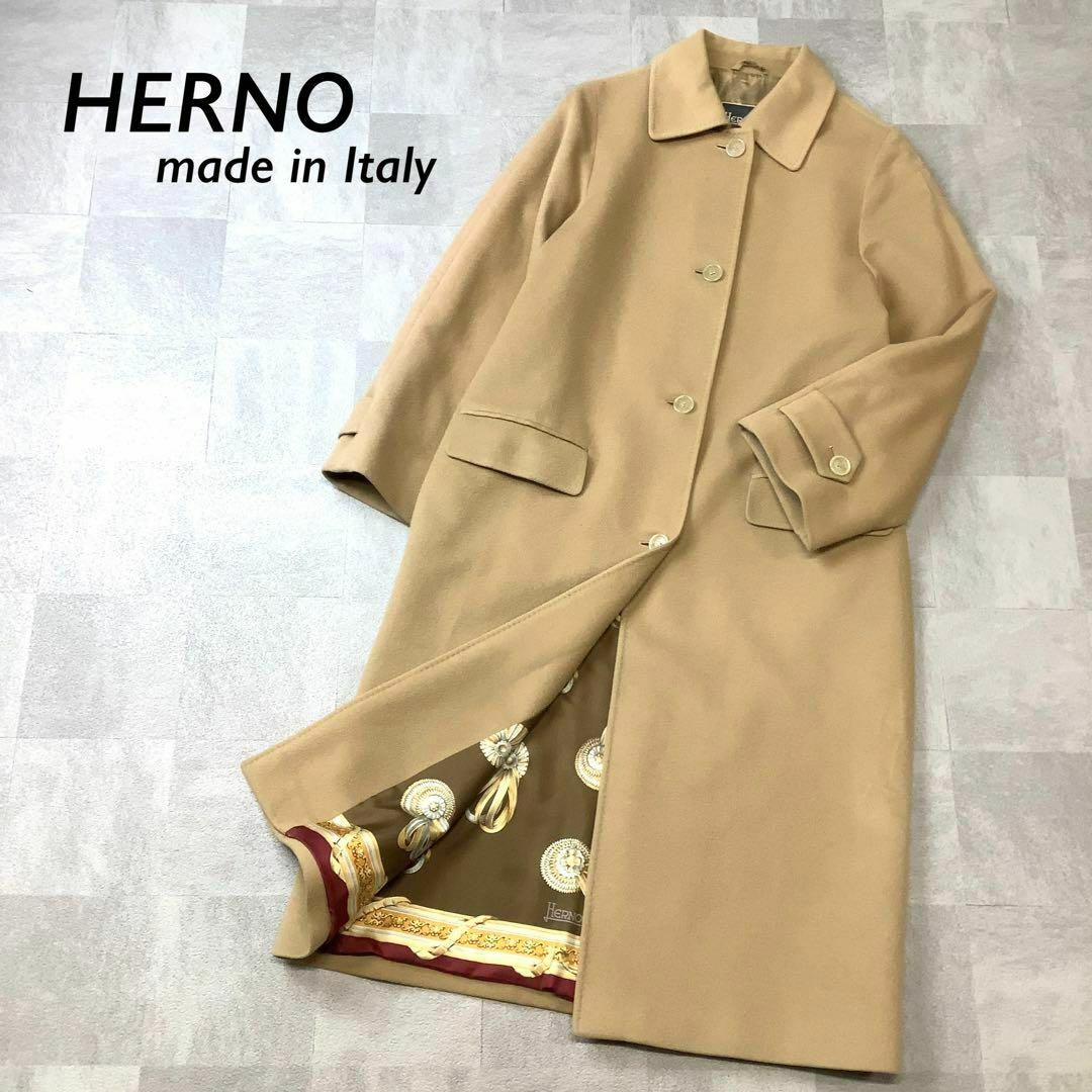 HERNO(ヘルノ)のHERNO イタリヤ 製 カシミヤ コート シングル キャメル スカーフ柄 レディースのジャケット/アウター(ロングコート)の商品写真