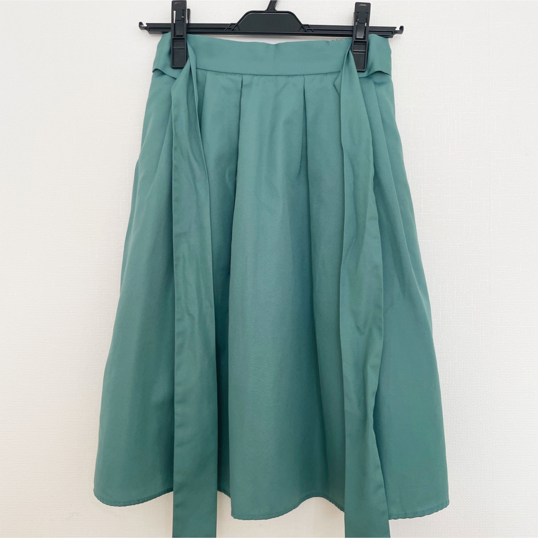 Techichi(テチチ)のテチチ フレアスカート グリーン レディースのスカート(ひざ丈スカート)の商品写真